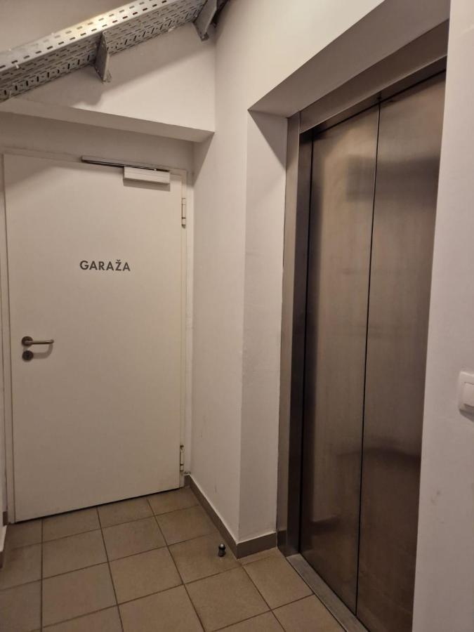 Cozy Niko Apartment - Private Parking And Balcony Ζαντάρ Εξωτερικό φωτογραφία